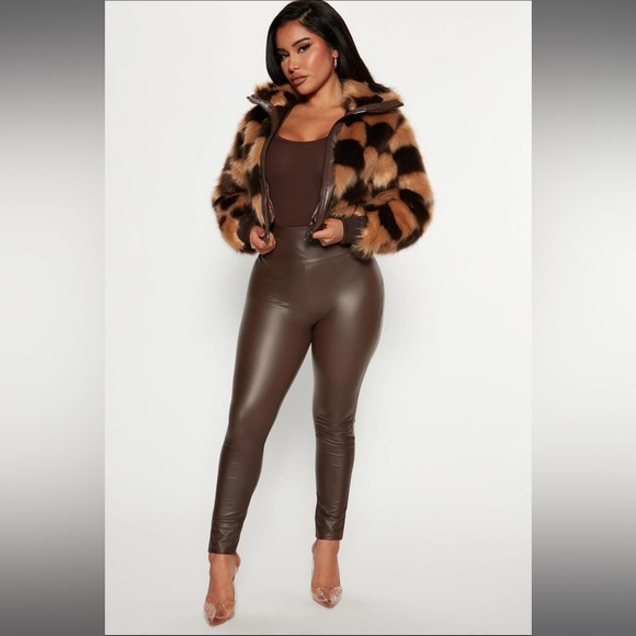 Chocolate Faux leather leggings - Picture 1 of 5